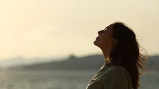 "Γιατί να μας απασχολεί τόσο η γνώμη των άλλων;"