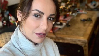 Μπέττυ Μαγγίρα | Χαλαρώνει στον καναπέ μετά από μία κουραστική ημέρα - "Επιτέλους σπίτι"