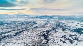 Σαρώνει η κακοκαιρία Barbara σε όλη την Ελλάδα | Μάχη για να κρατηθεί ανοιχτό το οδικό δίκτυο - Πού εντοπίζονται προβλήματα