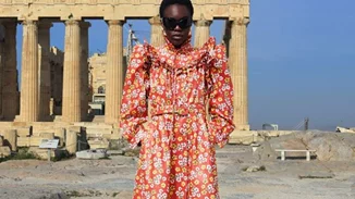 Balenciaga | Η νέα συλλoγή ταξιδεύει σε διάσημα αξιοθέατα του κόσμου – και την Ακρόπολη