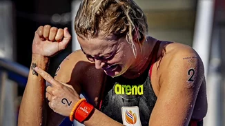 Μια διαφορετική ιστορία αγάπης: Η Ολυμπιονίκης Van Rouwendaal κέρδισε το χρυσό μετάλλιο για τον σκυλάκο της που έφυγε από τη ζωή