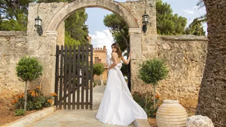 Bride to be | 10 νυφικά για κάθε στιλ και ηλικία σύμφωνα με τις τάσεις της μόδας