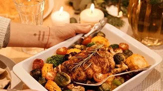 Χριστούγεννα | Tips για να χαρείς τις γιορτές χωρίς έγνοια για τη ζυγαριά