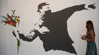 Φρενίτιδα με τον "ζωολογικό κήπο" του Banksy- Τι σημαίνουν τελικά τα νέα του έργα;