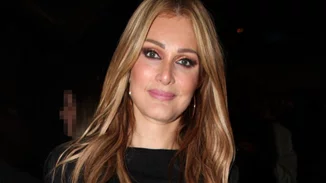 Νατάσα Θεοδωρίδου | Έκοψε βασιλόπιτα με τις κόρες της στην (ολόλευκη) κουζίνα του σπιτιού της