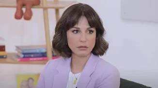 Η Κατερίνα Παπουτσάκη | "Είναι φοβερό να παίζεις με κάποιον που σε βρίζει ψιθυριστά στη σκηνή"