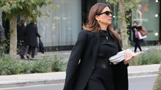 Elegant η Σταματίνα Τσιμτσιλή στο κέντρο της Αθήνας - Το ξεχωριστό κόσμημα