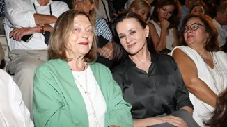 Καρυοφυλλιά Καραμπέτη | Με ανδρόγυνο look στo Ηρώδειο