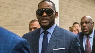 Ο R.Kelly καταδικάστηκε σε 30 χρόνια φυλάκισης για σεξουαλική κακοποίηση ανηλίκων