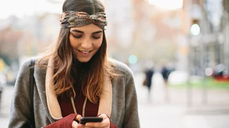 Πώς να φορέσεις στέκες και μαντήλια για τα μαλλιά με στυλ