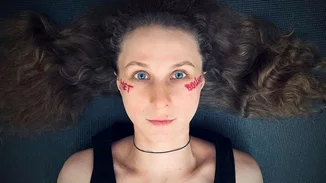 Η δημιουργός των Pussy Riot δραπέτευσε από την Ρωσία μεταμφιεσμένη σε διανομέα φαγητού