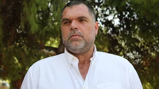 Ο Δημήτρης Παπανικολάου σε σπάνια οικογενειακή εμφάνιση με τη σύζυγό του και τη 17χρονη κόρη τους