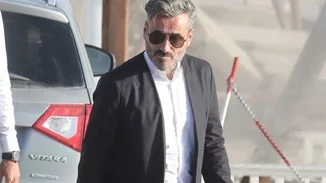 Σάκης Τανιμανίδης - Γιώργος Μαυρίδης | Επανασύνδεση για τους παρουσιαστές στη βάπτιση των διδύμων