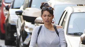 Κλέλια Ρένεση | Εικόνες από την καθημερινότητά της με την κόρη τους στο εξοχικό τους