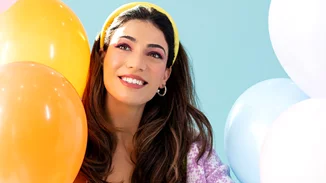 Ποια εγκυμοσύνη; Η Ήβη Αδάμου μας δείχνει τους εντυπωσιακούς κοιλιακούς της στην τελευταία της συναυλία