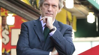 Hugh Laurie | Η αληθινή ζωή του Dr. House έχει πολλά "τραύματα"