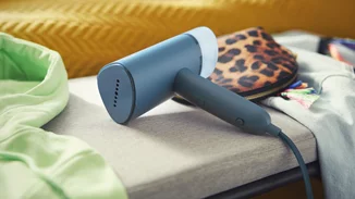 Βρήκαμε την πιο εύκολη λύση για σιδερωμένα ρούχα στις διακοπές σου