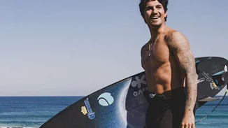Gabriel Medina, ο viral πρωταθλητής του surf που 'οργώνει' τα κύματα