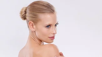 Όλα τα βήματα για να δημιουργήσεις το super sleek ballerina bun