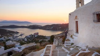 Η Ίος στο προσκήνιο τον Αύγουστο με το Ios Festival και ένα φωτογραφικό άλμπουμ