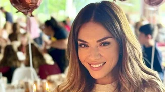 Η Βάσω Λασκαράκη είναι ο εαυτός της στο σπίτι της -  Με πιτζάμες σε cozy διάθεση