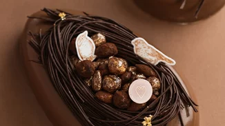 Πρωτότυπες πασχαλινές γεύσεις, αλλά και το πιο γνήσιο παραδοσιακό τσουρέκι, από τη Madame Fraise