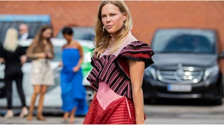 Η Ελλάδα εμπνέει τις fashion creatives | Τα looks από τις διακοπές τους στη χώρα μας