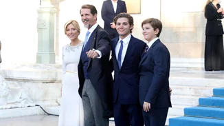 Γάμος Φιλίππου Γλύξμπουργκ - Nina Flohr | Οι πρώτες εικόνες από την εκκλησία και οι καλεσμένοι