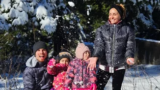 Λευτέρης Πετρούνιας | Οι γυναίκες της ζωής του έφτιαξαν την πιο ωραία τούρτα για τα γενέθλιά του