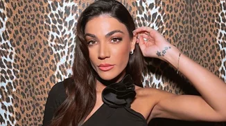 Η Ήβη Αδάμου με το μανικιούρ που θα αναδείξει το μαύρισμά σου