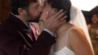 Τόνια Σωτηροπούλου |  Αποκάλυψε τον λόγο που φόρεσε νυφικό στον πολιτικό γάμο με τον Κωστή Μαραβέγια