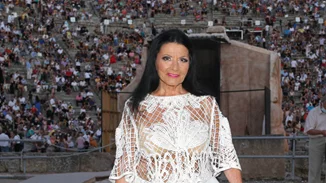 Η Ζωζώ Σαπουντζάκη χόρεψε ζεϊμπέκικο του Κωνσταντίνου Αργυρού και όπως ήταν αναμενόμενο έγινε viral