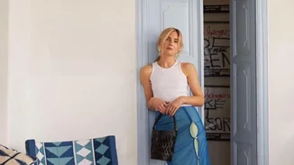 Αυτά είναι τα σανδάλια ελληνικού brand που φορούν οι πιο διάσημες fashionistas κάθε καλοκαίρι