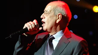 Δύο λόγια για τον Δημήτρη Μητροπάνο