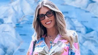 Η Αθηνά Οικονομάκου με "coconut nails", την τάση εμμονή των celebrities