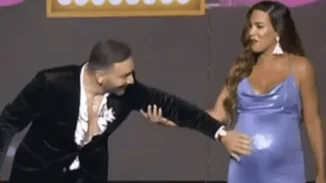 Κατερίνα Στικούδη | Αποκάλυψε on air το φύλο του μωρού της στο J2US