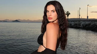 Η Χριστίνα Μπόμπα με το μπικίνι που κολακεύει τέλεια τις καμπύλες