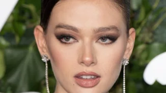 Ένα serum ματιών που θα σε βοηθήσει να αποκτήσεις μια λαμπερή, νεανική εμφάνιση στις γιορτές