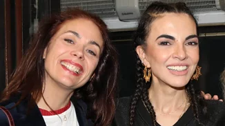 Reunion για τους "Singles" | Μαρία Σολωμού και Σάννυ Χατζηαργύρη ξανά μαζί στο σπίτι της σειράς