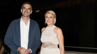 Σία Κοσιώνη | Με τον Δήμο της στο ραδιοφωνικό στούντιο