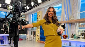 Ελένη Τσολάκη | Πώς φορά το καμηλό παλτό στην εγκυμοσύνη