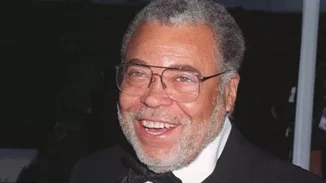 Ο James Earl Jones δεν ήταν μόνο η θρυλική φωνή του Darth Vader