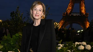 Ρενέ Ζελβέγκερ | Άγαλμα της "Bridget Jones" στην πλατεία Λέστερ του Λονδίνου