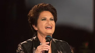 Η Άλκηστις Πρωτοψάλτη ποζάρει στα 68 της φορώντας μαγιό και δείχνει υπέροχη