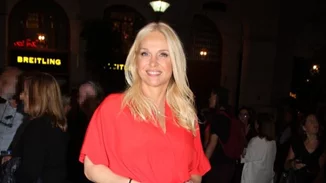 Μαρί Κωνσταντάτου | Με τζιν παντελόνι και λευκό πουκάμισο στο Κηποθέατρο Παπάγου