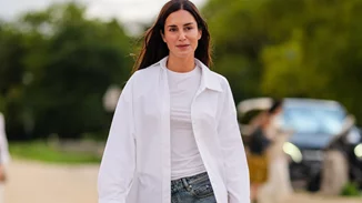 Λευκό t-shirt και τζιν παντελόνι | 9 διαφορετικοί συνδυασμοί για να δημιουργήσεις με αυτό το basic look