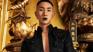 Kodo Nishimura | Ο Βουδιστής μοναχός, μακιγιέρ και ΛΟΑΤΚΙ+ ακτιβιστής που σπάει το κατεστημένο