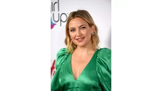 Έξι celebrities μοιράζονται τις αγαπημένες τους χριστουγεννιάτικες συνήθειες