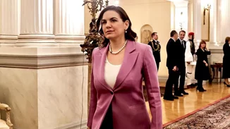 Πώς θα φορέσεις μία φούστα με παγιέτες φέτος την άνοιξη σύμφωνα με την Όλγα Κεφαλογιάννη