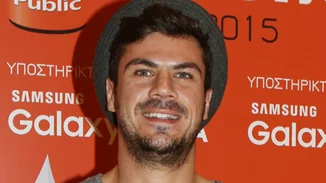 Άκης Πετρετζίκης | Αυτό είναι το φύλο του μωρού που περιμένει η σύντροφός του (pic)